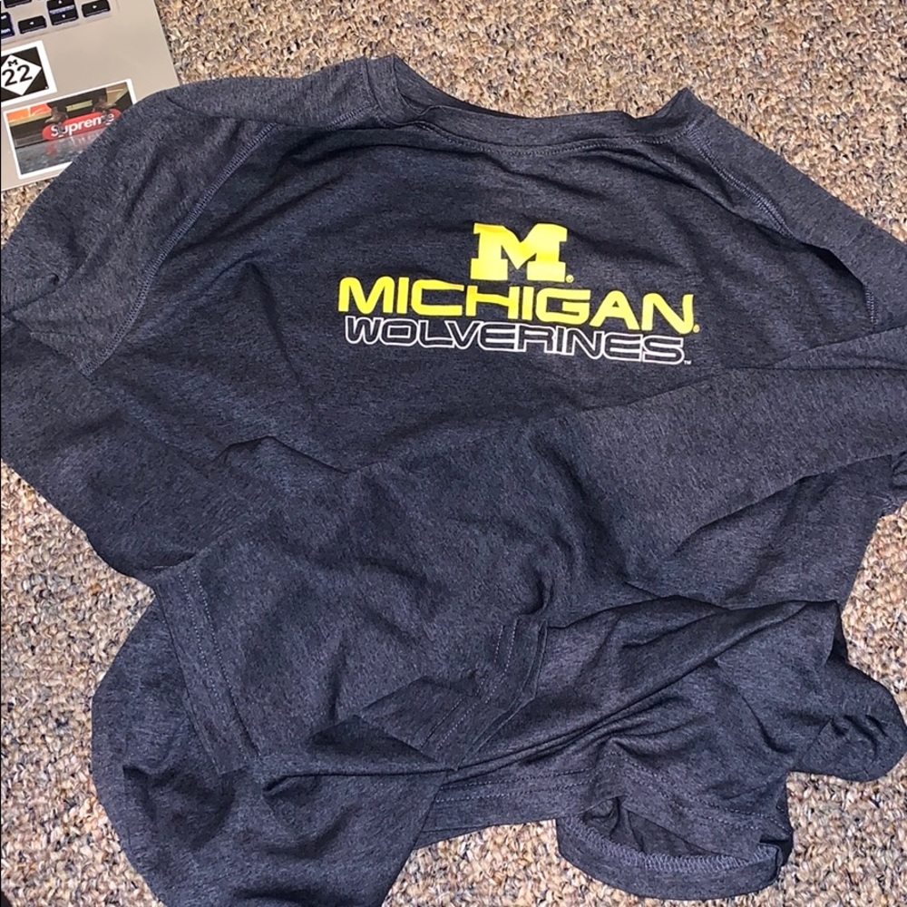 Long sleeve tee